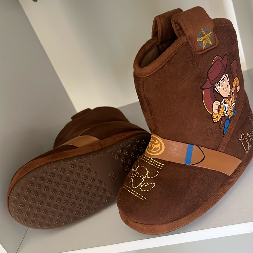 Brand new toddler boots, size 7-8